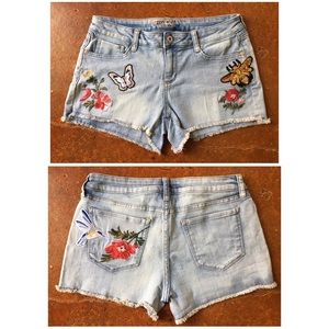 Arizona Jean Boho Short Shorts with Patches Size 9